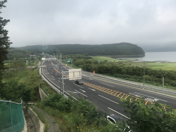 보령시 화산동~화성면 장계리 까지 국도 36호선 제1공구 도로건설공가 마무리되어 오는 20일 개통된다.