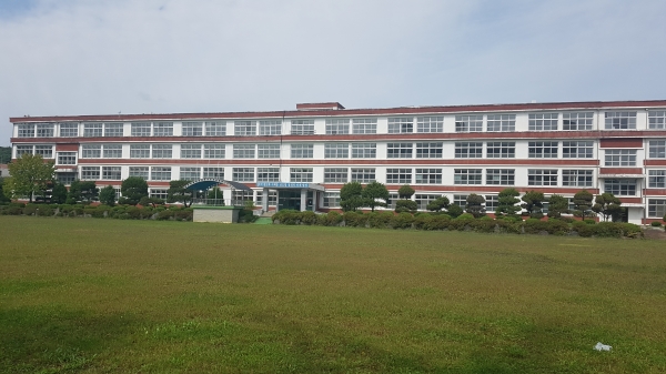 청양군이 충청남도사회적경계혁신타운 조성지로 선정되어 (구) 청양여자정보고를 이용할 계획이었으나 소관 부처인 산자부가 예산확보를 못해 사업이 진행이 난항이 예상된다.
