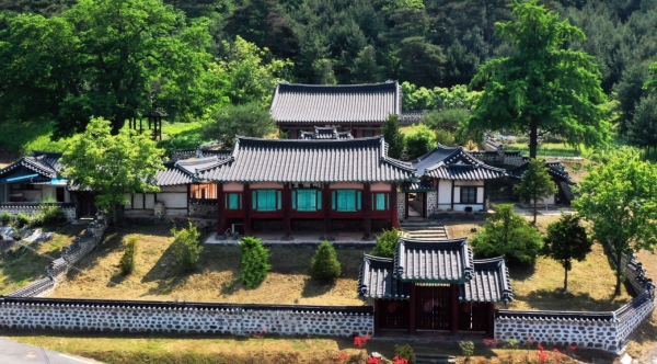 충청남도 기념물 제133호로 지정된 청양향교 전경<br>