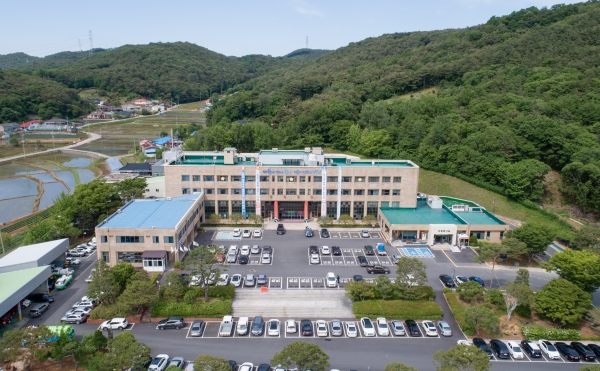 정산면 서정리에 오는 2023년 입주를 목표로 공공임대주택 100세가 건립된다.<br>이 사업은 청양군과 한국토지주택공사가 협약을 통해 추진하는 공사로 총사업비 200억 원이 투입될 예정이다.<br>