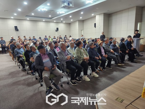 7일 청양·부여 지역 주민과 지천댐 지역협의체 등 130여 명이 참가한 가운데 경북 영주댐 견학을 실시했다/충남도청 제공