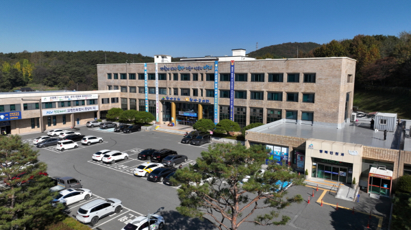 오는 30일부터 7월 25일까지 2026년도 사업 조기 신청… 예산 불용·사업 취소 문제 해소 기대<br>청양군이 임업인의 편의를 높이고 예산 집행의 효율성을 극대화하기 위해 2026년도 산림분야 보조사업 신청 시기를 6개월 앞당겨 조기 추진한다.<br>